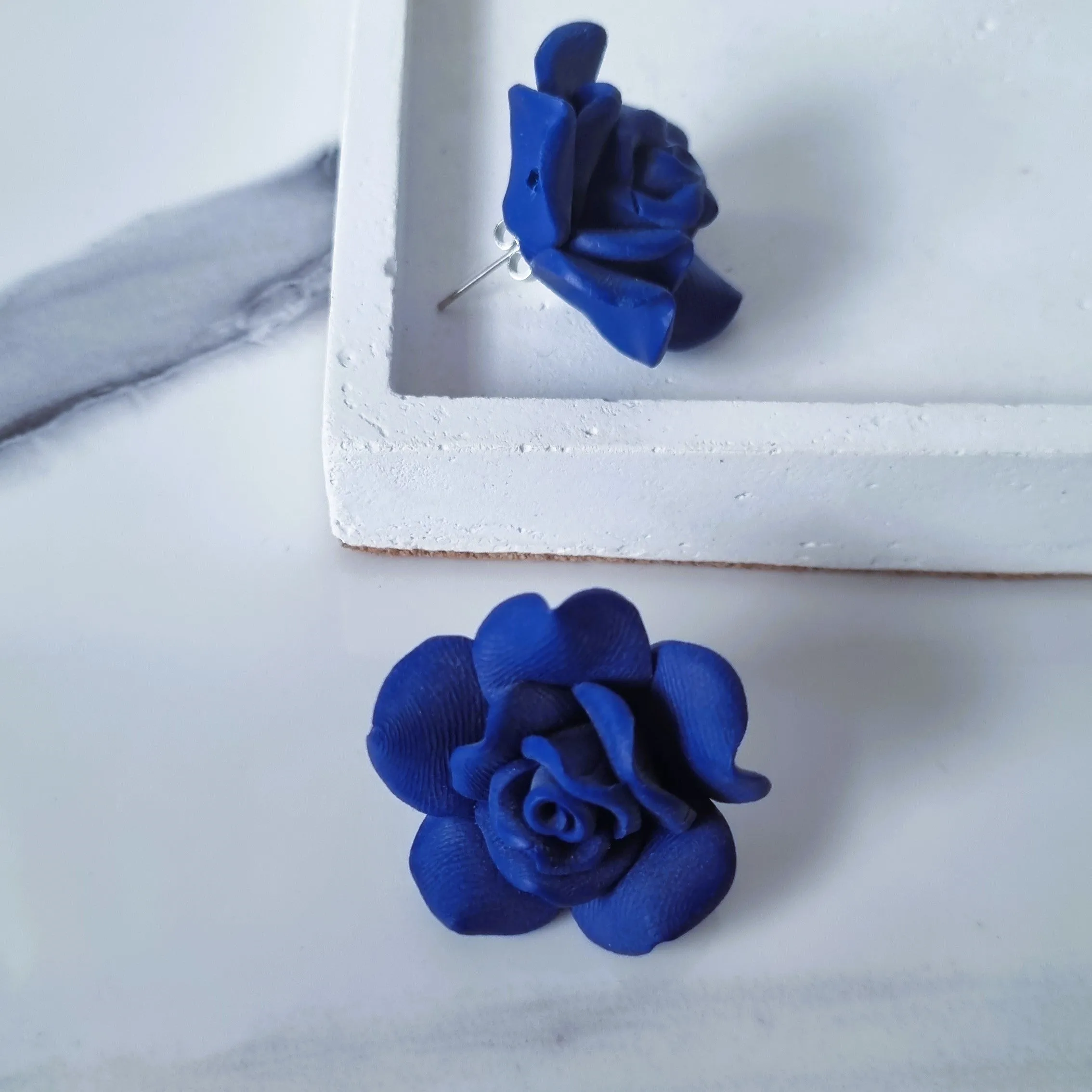 Flower earrings - blue