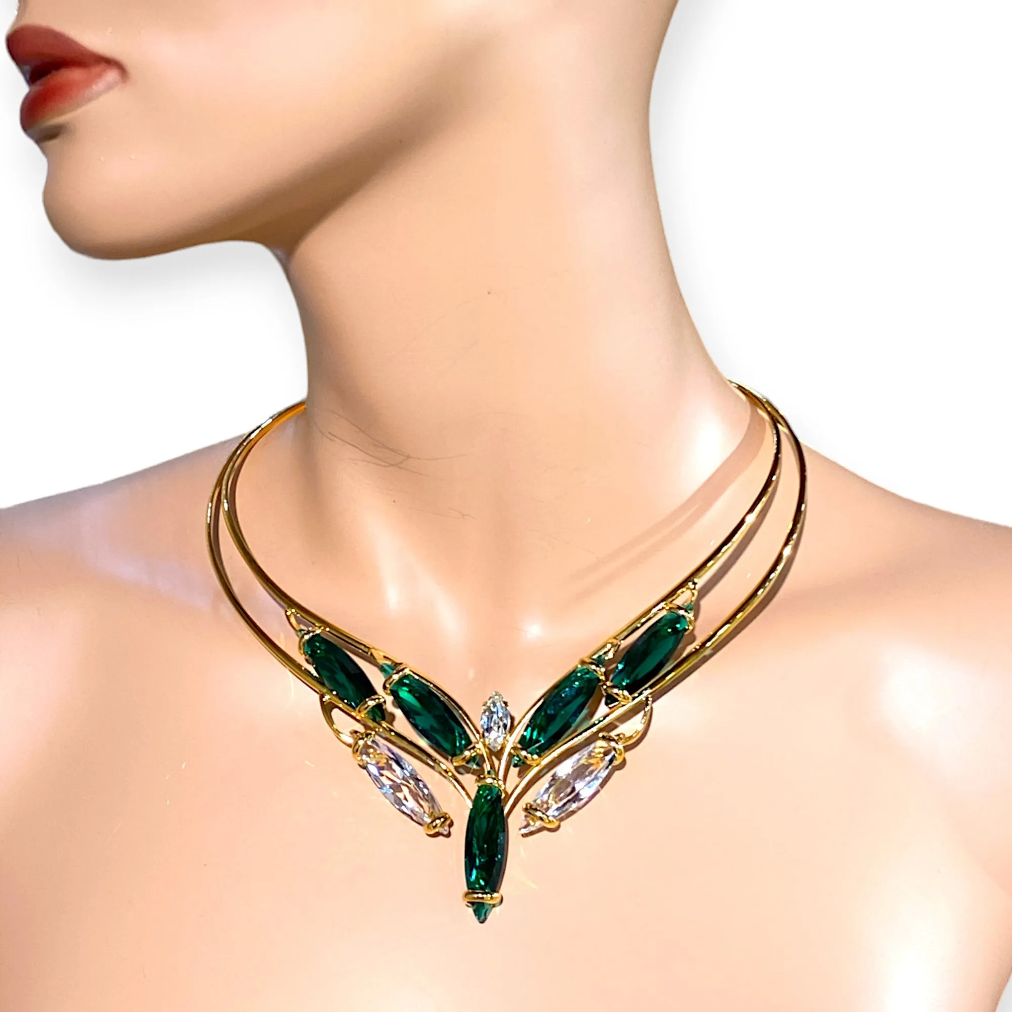 GREEN EMERALD CRYSTAL NECKLACE