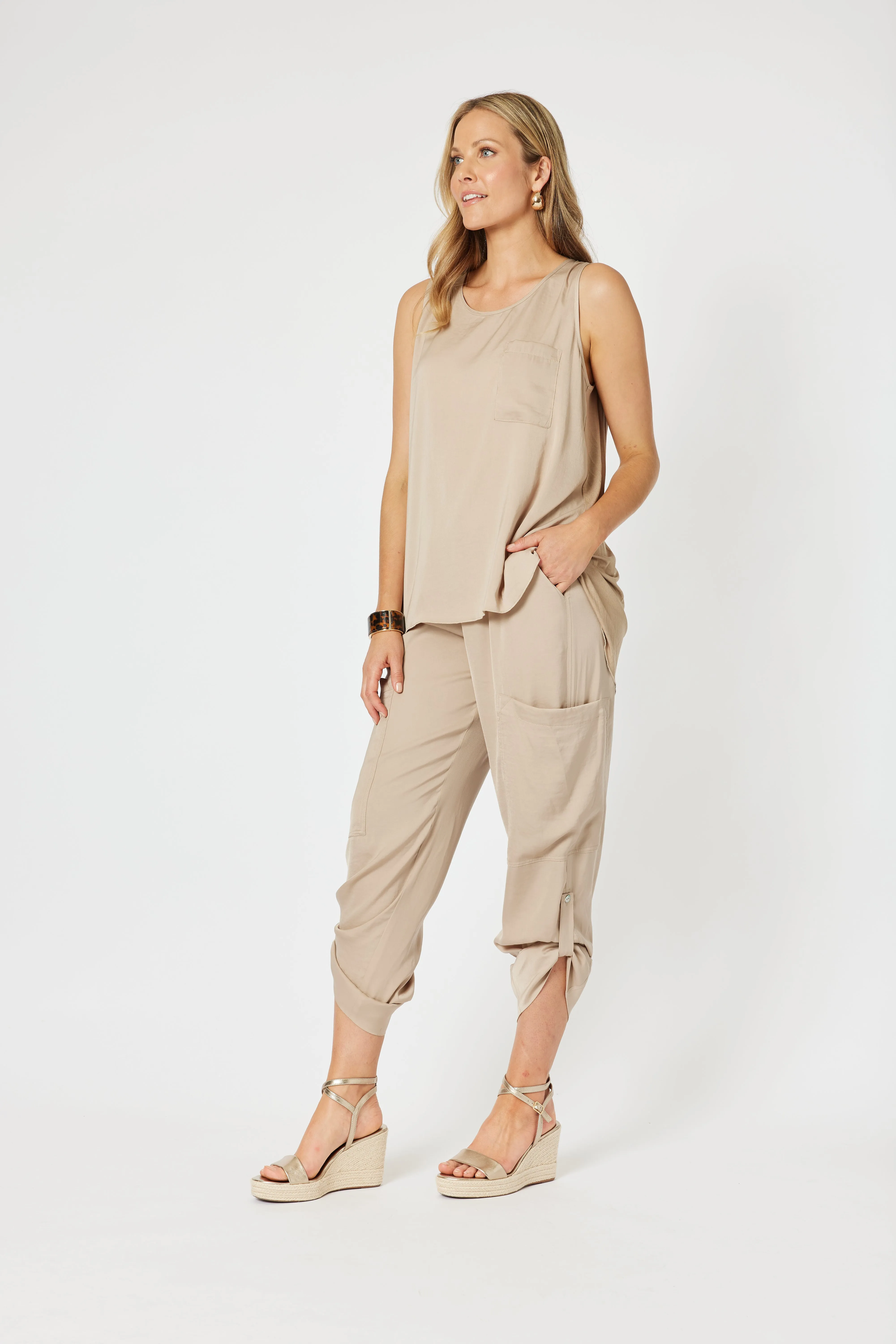 HV Traveller Luxe Round Caramel Neck Cami