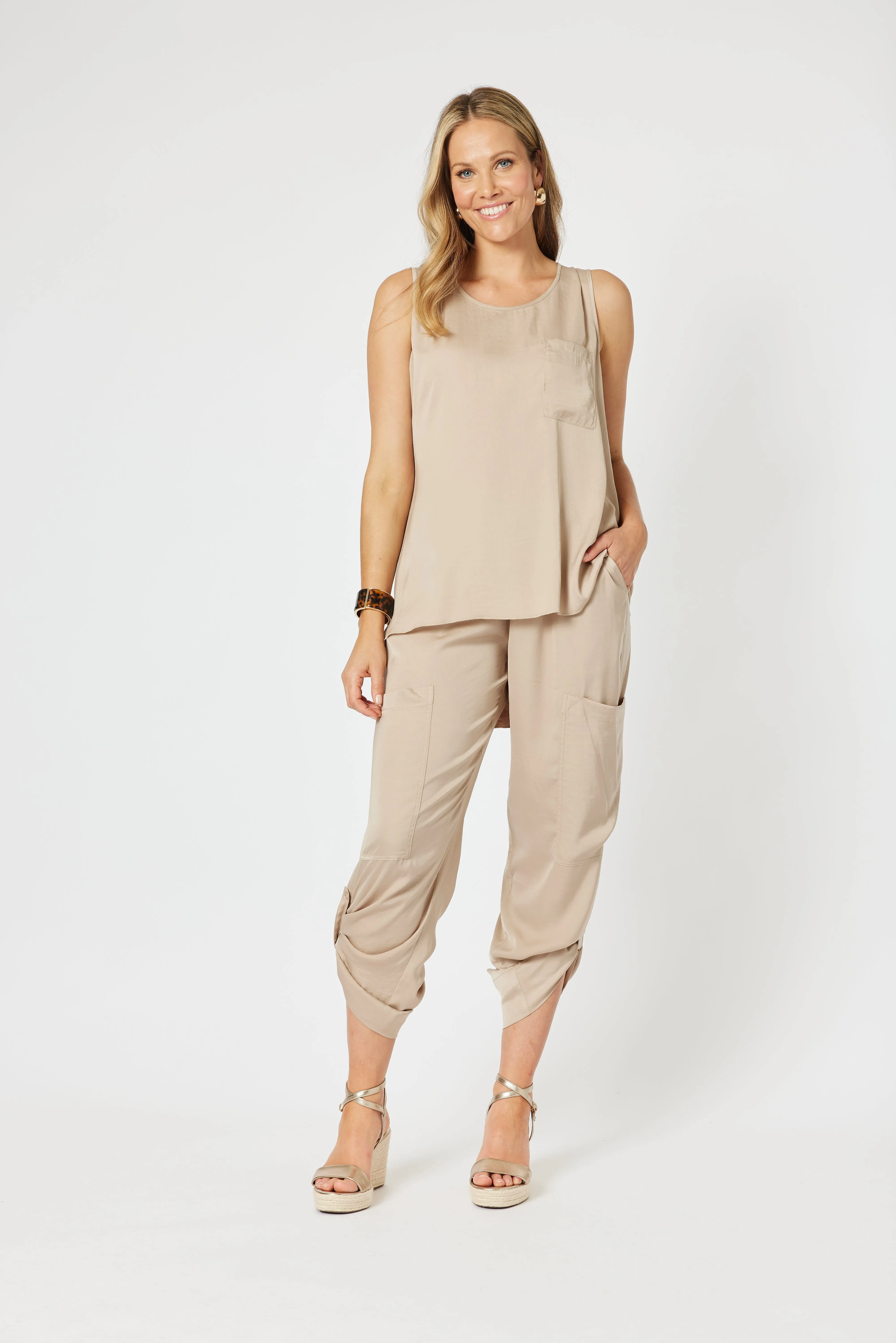 HV Traveller Luxe Round Caramel Neck Cami