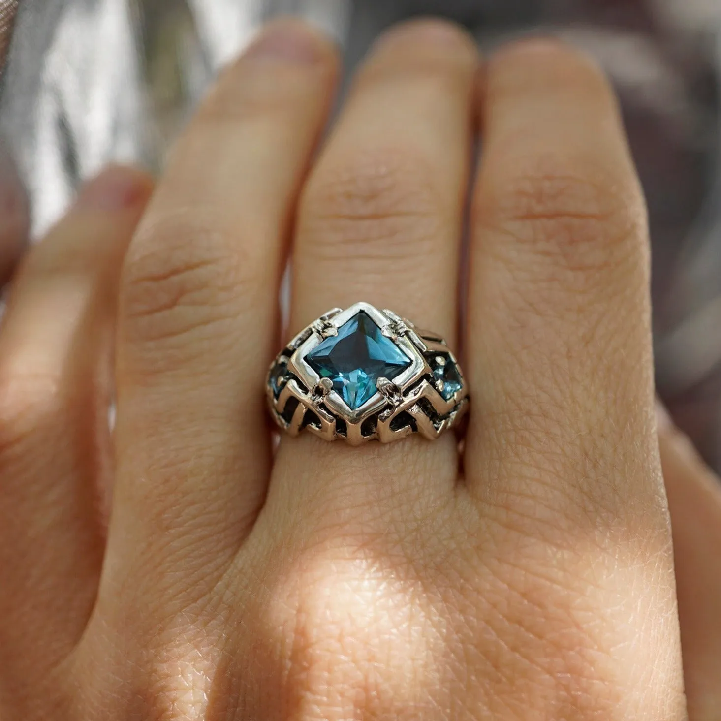 London Blue Topaz ring UNA