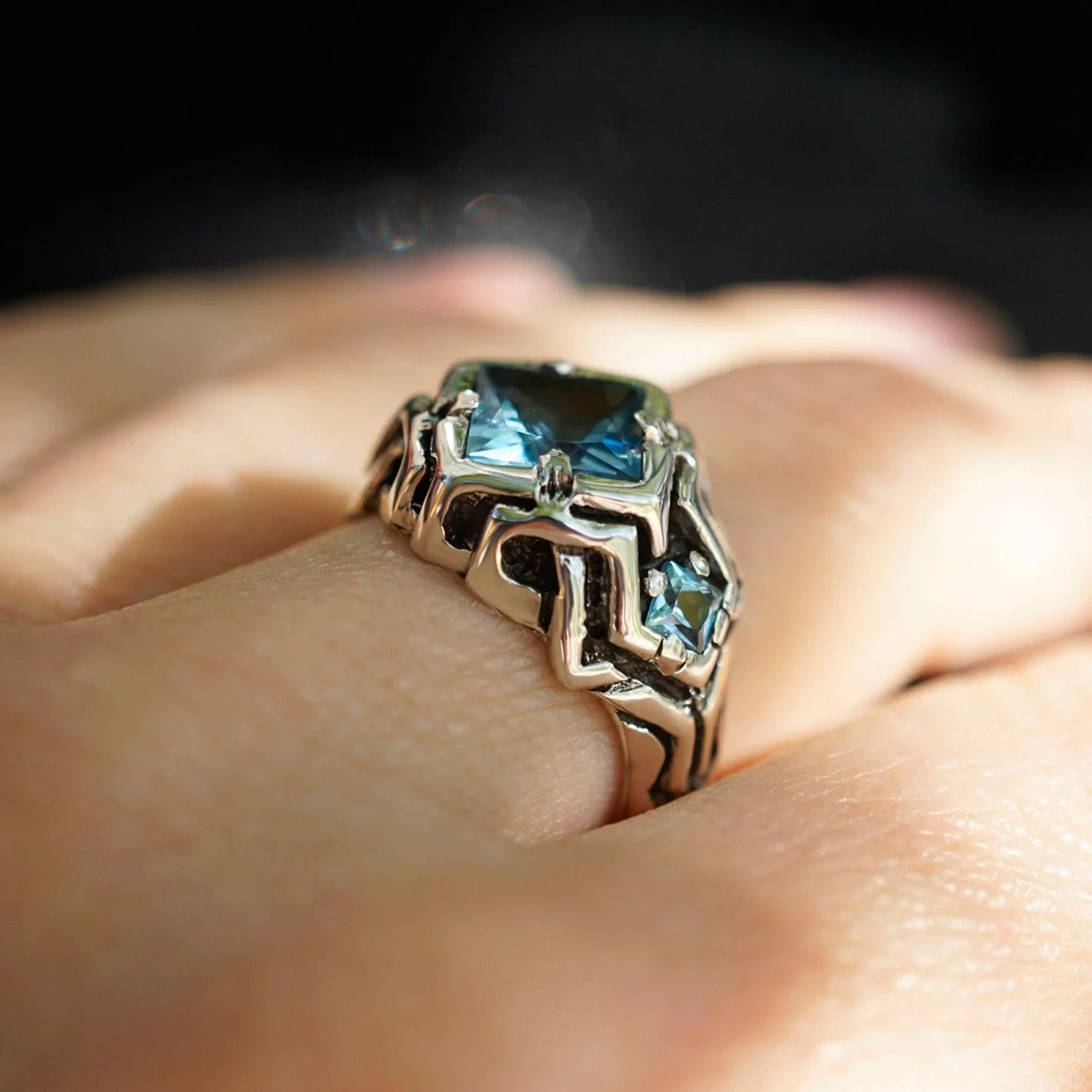 London Blue Topaz ring UNA