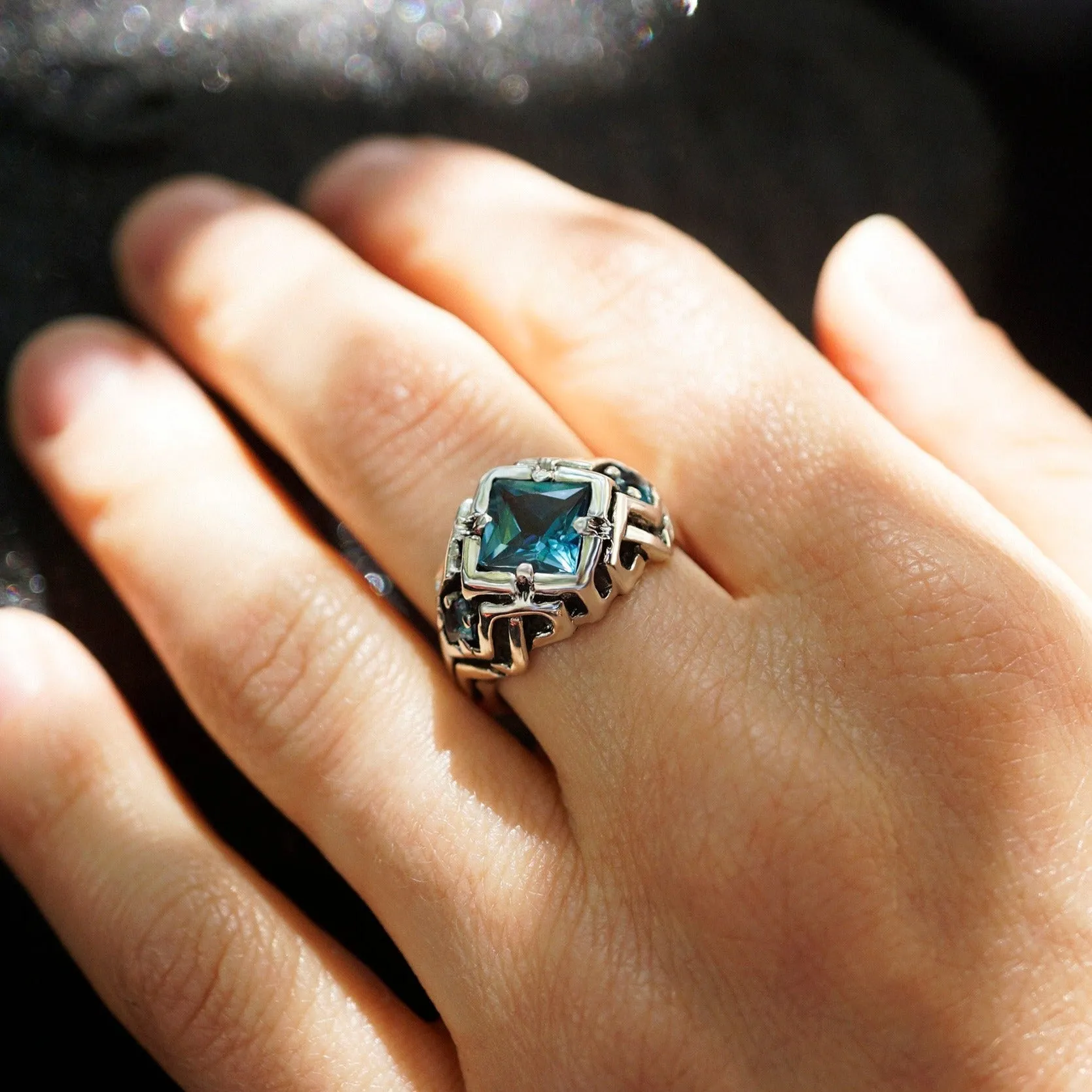 London Blue Topaz ring UNA