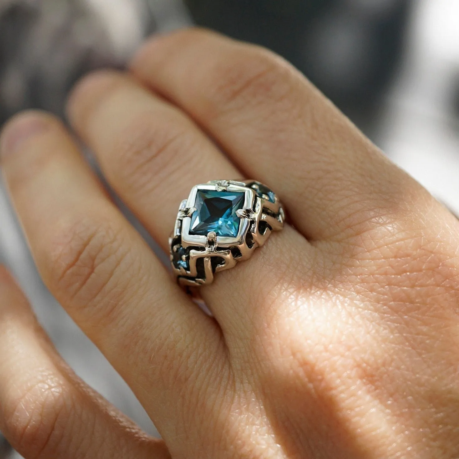 London Blue Topaz ring UNA