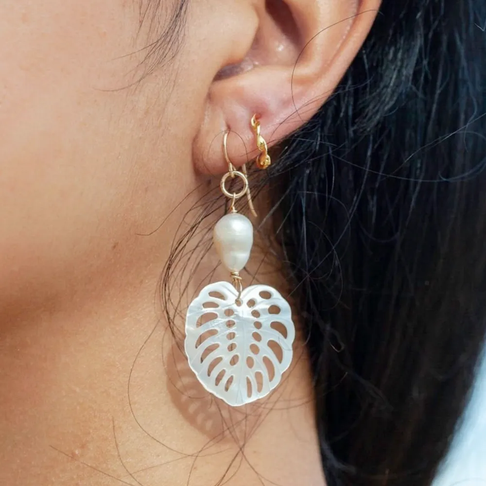 Me'e Monstera and Baroque Pearl Earrings