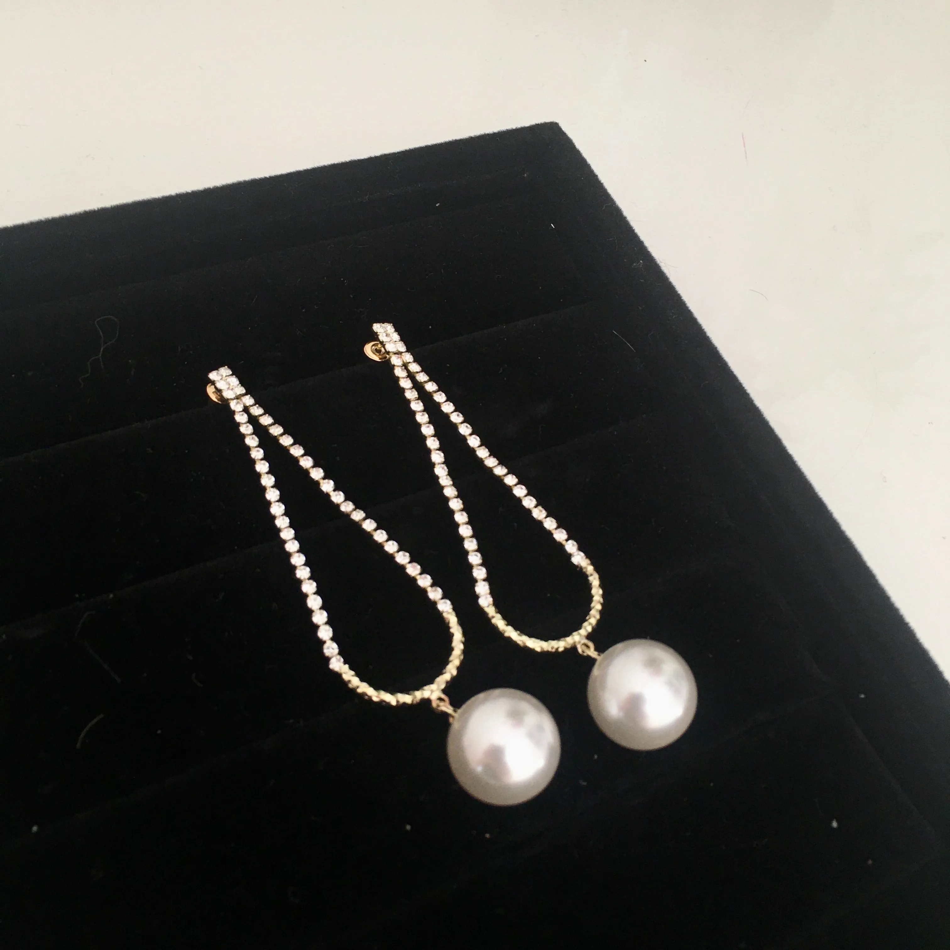 PALAWAN RHINESTONE DROP CRISTAL GOLD EARRINGS WITH A PEARL