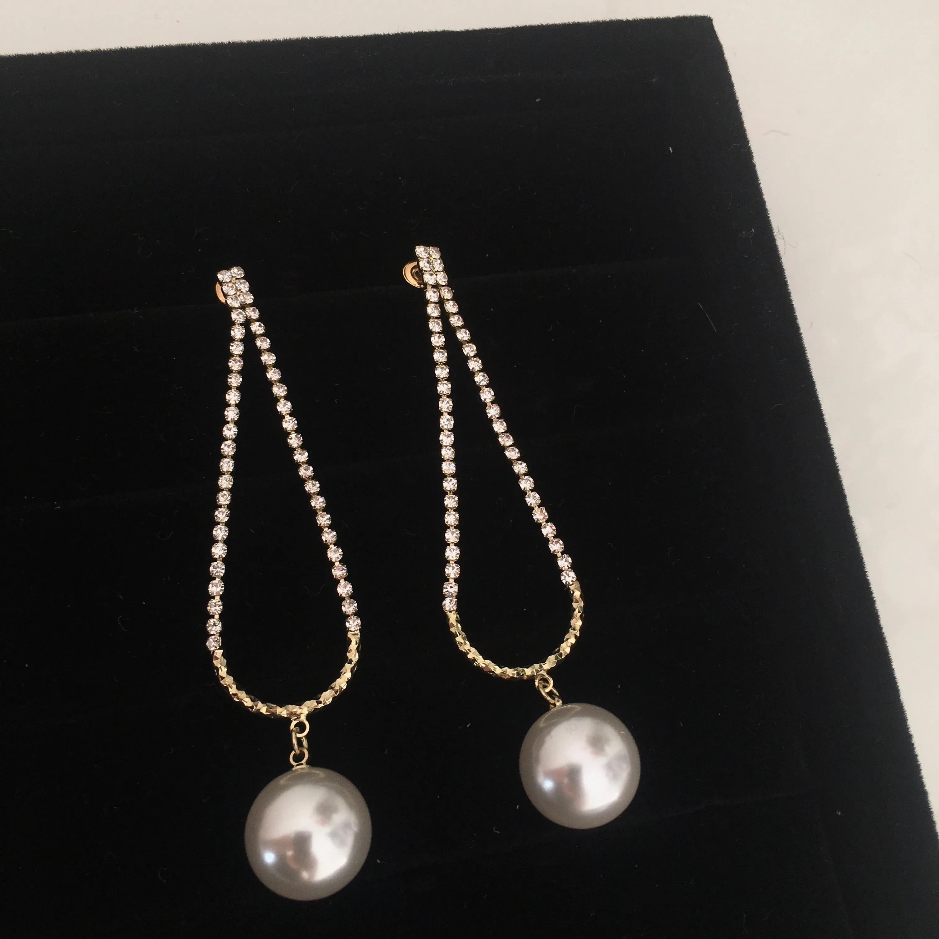 PALAWAN RHINESTONE DROP CRISTAL GOLD EARRINGS WITH A PEARL