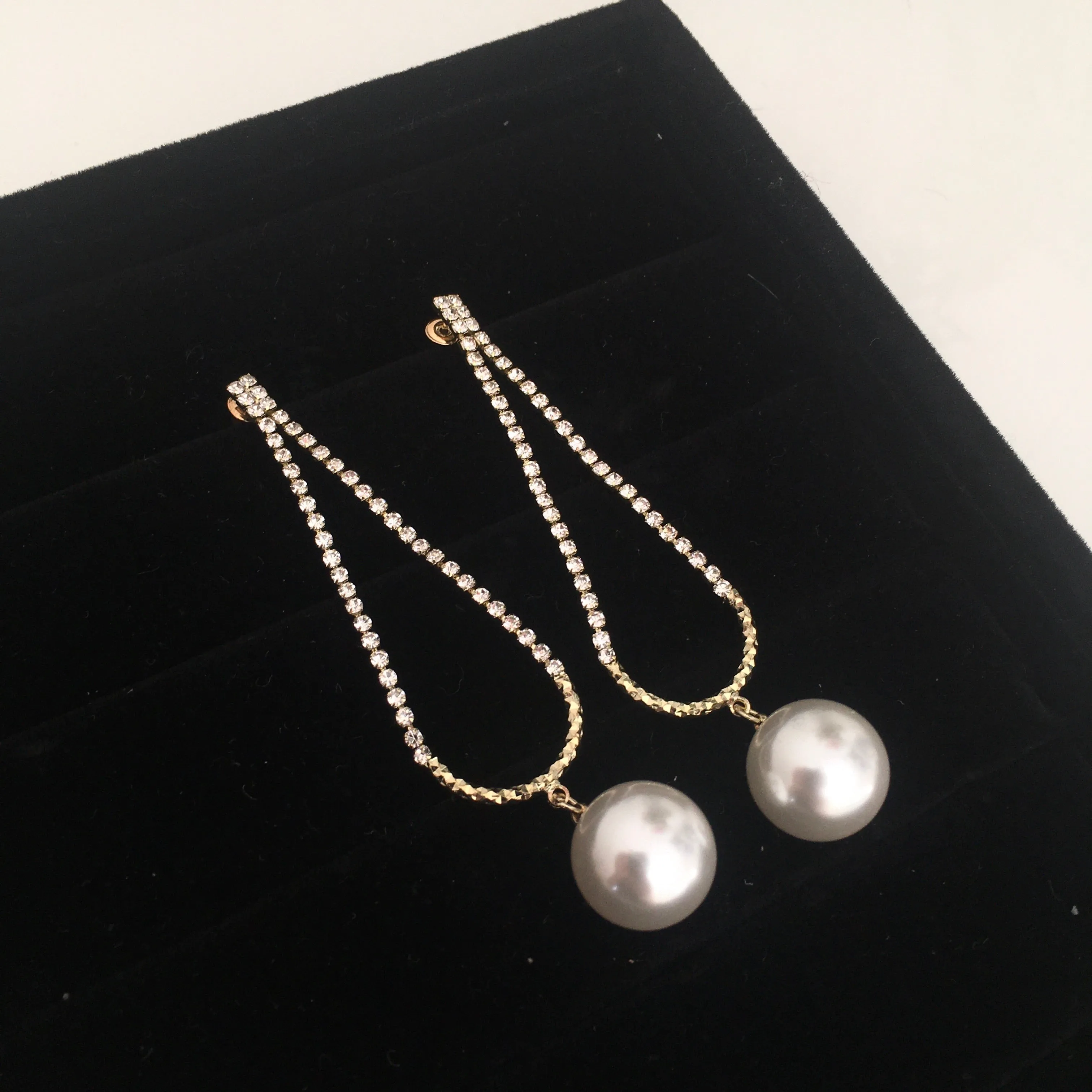 PALAWAN RHINESTONE DROP CRISTAL GOLD EARRINGS WITH A PEARL