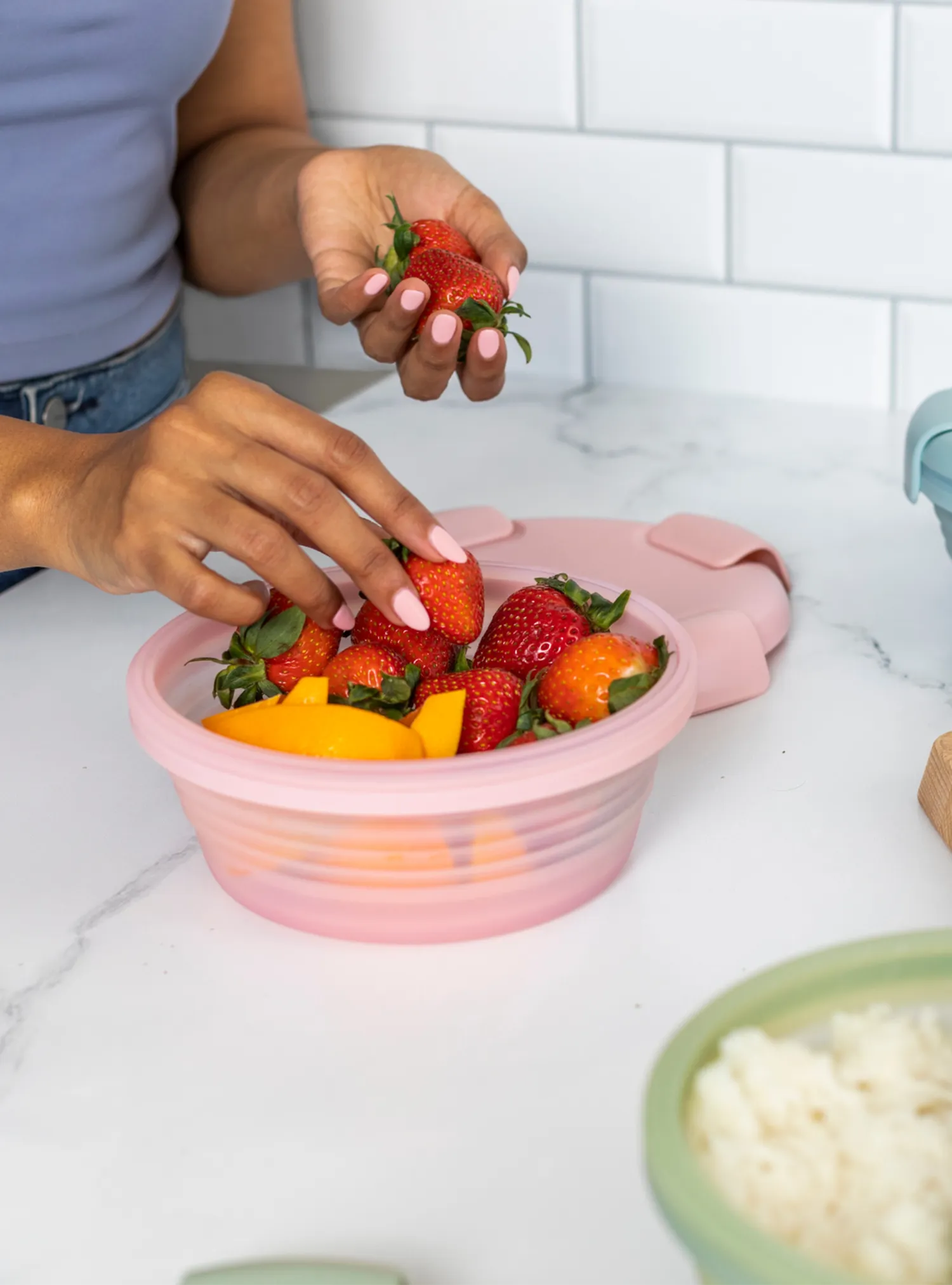 Stojo Collapsible Bowl (Translucent Carnation)